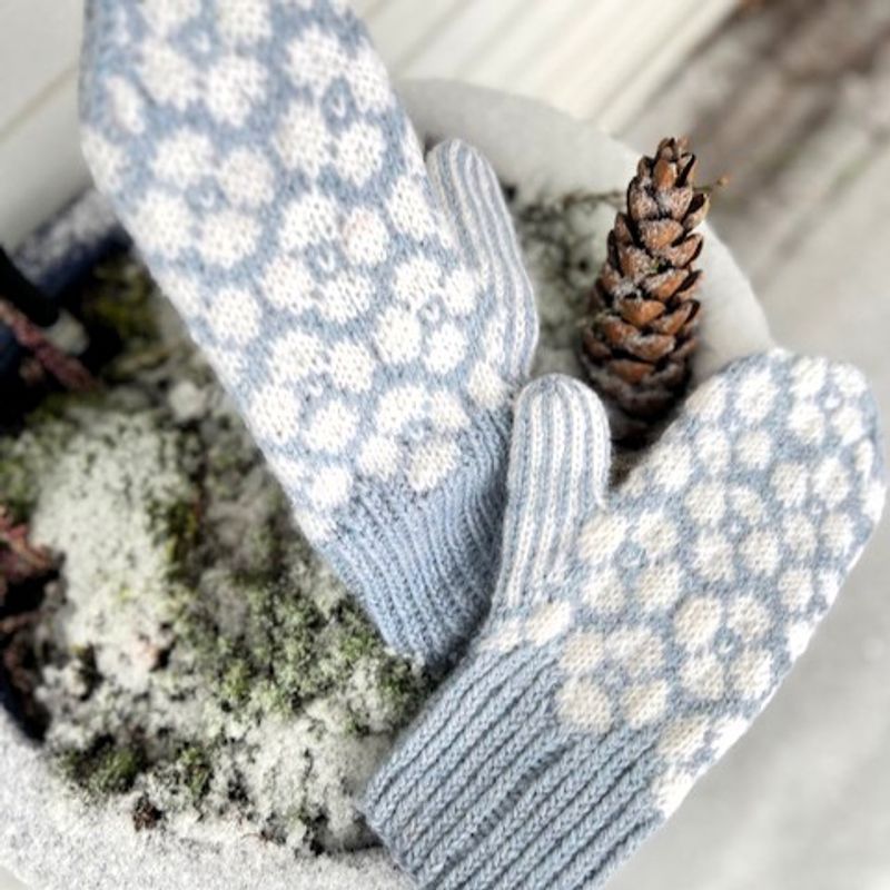 Bloom Mittens