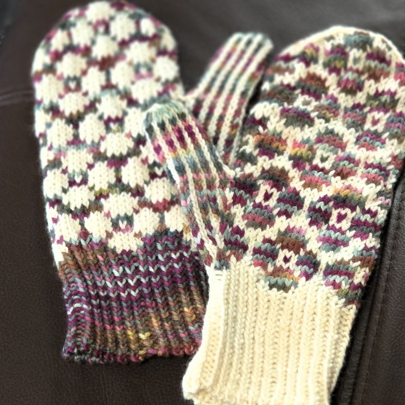 Bloom Mittens